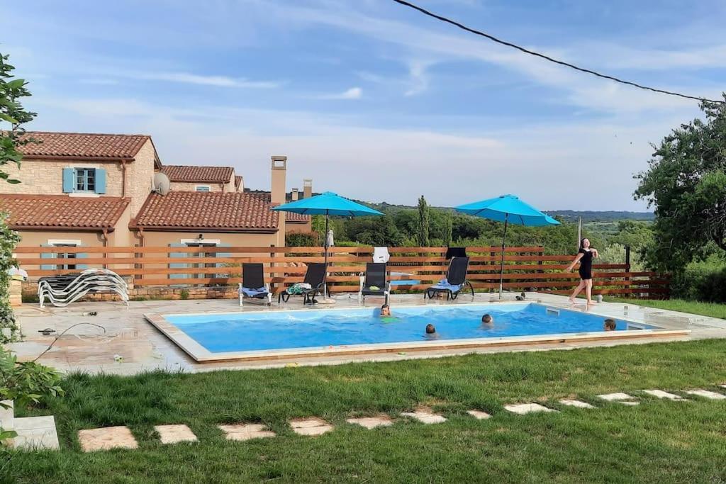 Vilanija Holiday Home For 8 People, Pool + Sea View מראה חיצוני תמונה