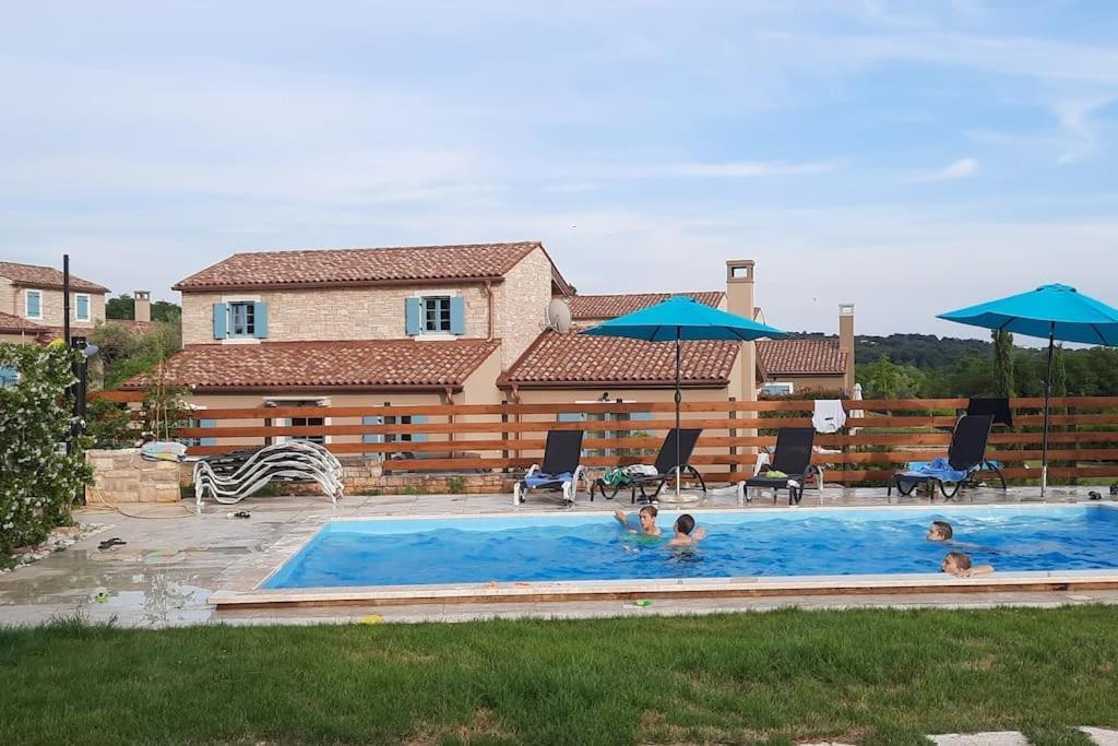 Vilanija Holiday Home For 8 People, Pool + Sea View מראה חיצוני תמונה