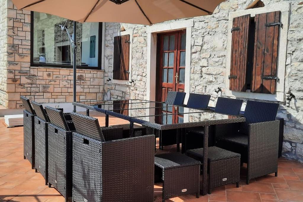 Vilanija Holiday Home For 8 People, Pool + Sea View מראה חיצוני תמונה